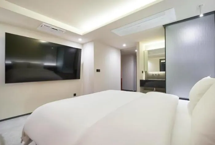 Tara Hotel *